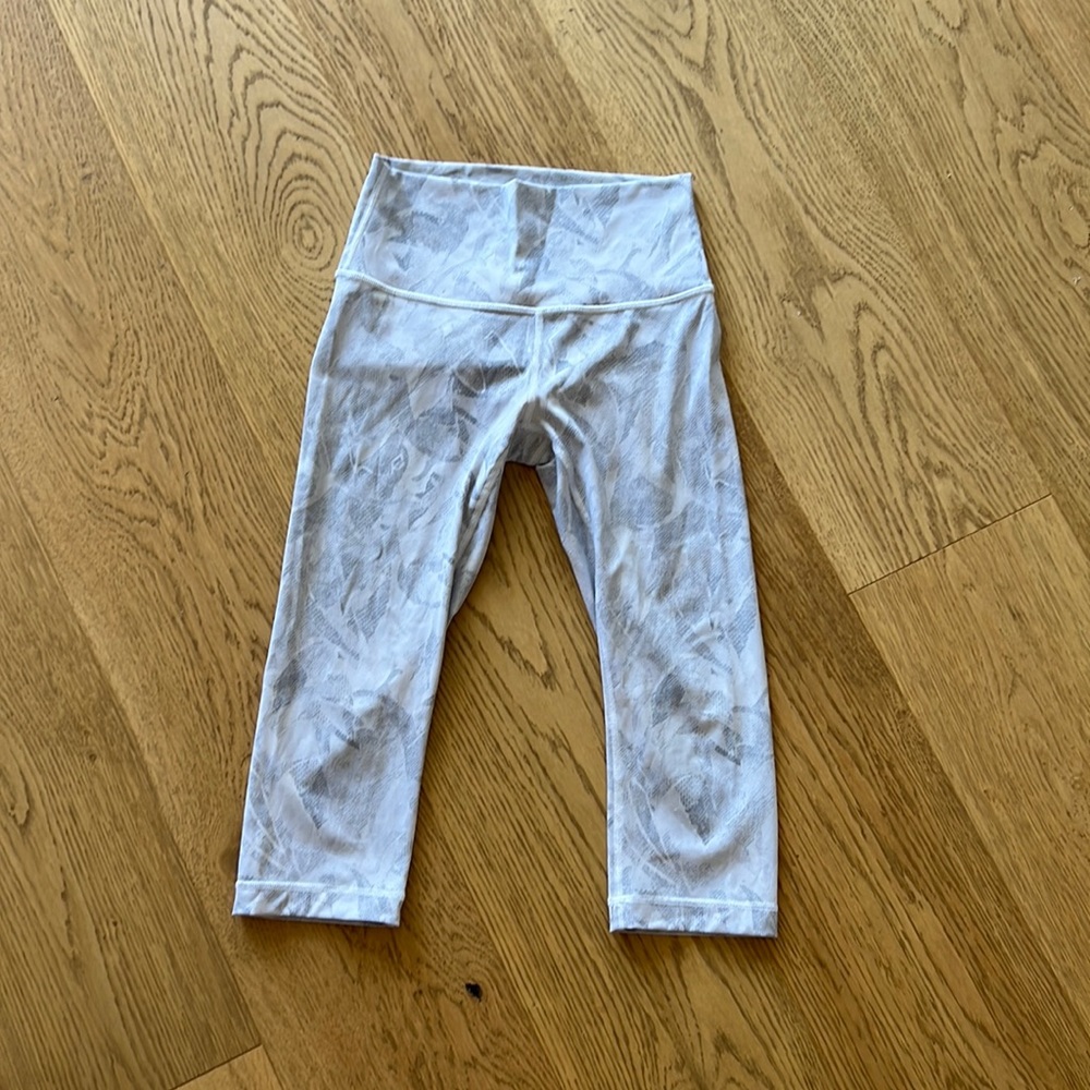 Lulu size 4 pants